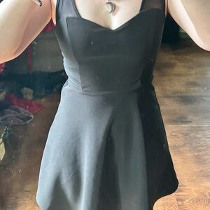 sweetheart neckline dress